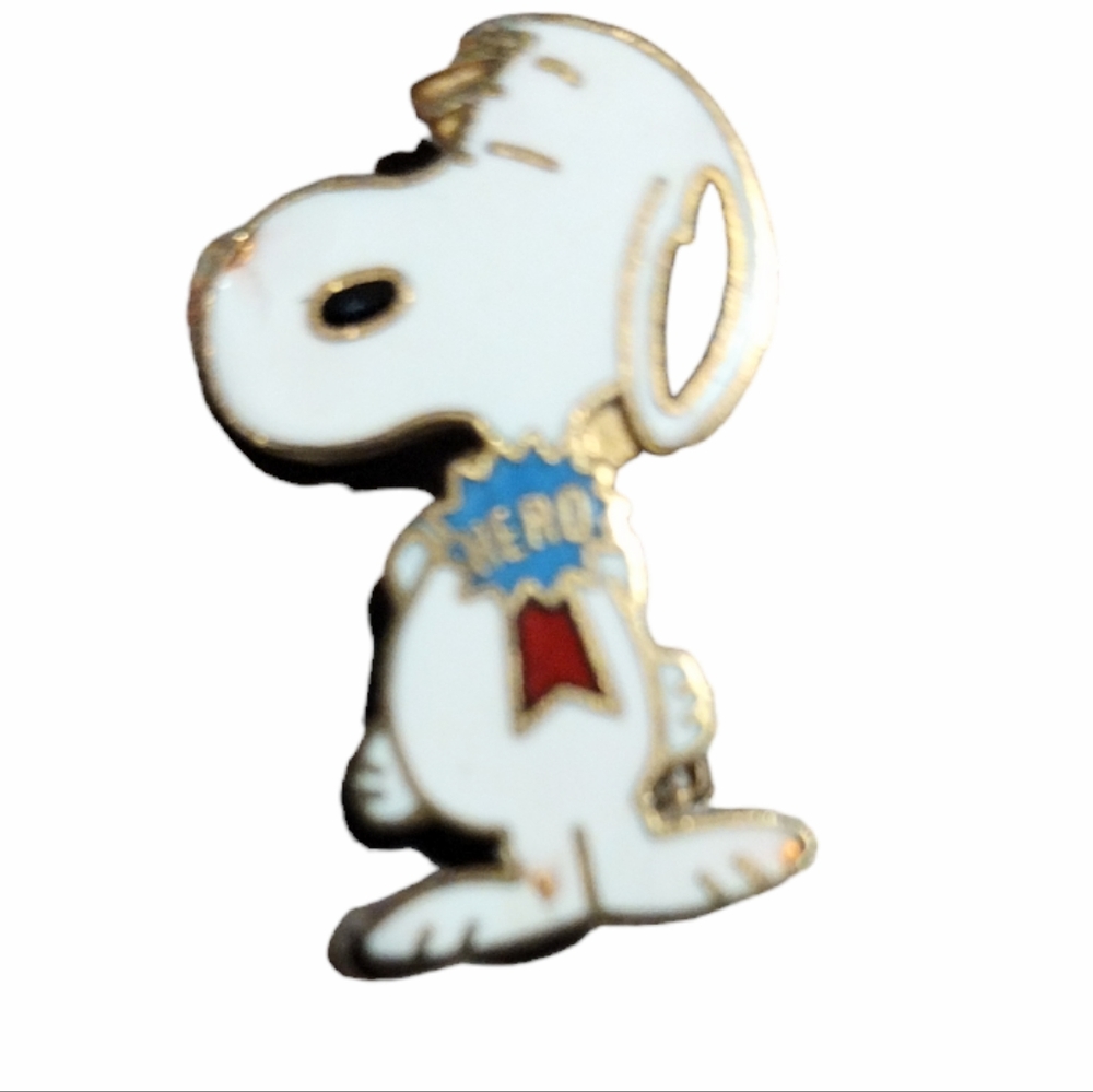Snoopy Pin Vintage Collectibles